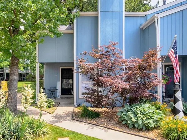 41 Breezy Knoll Ln, Lake Saint Louis, MO 63367