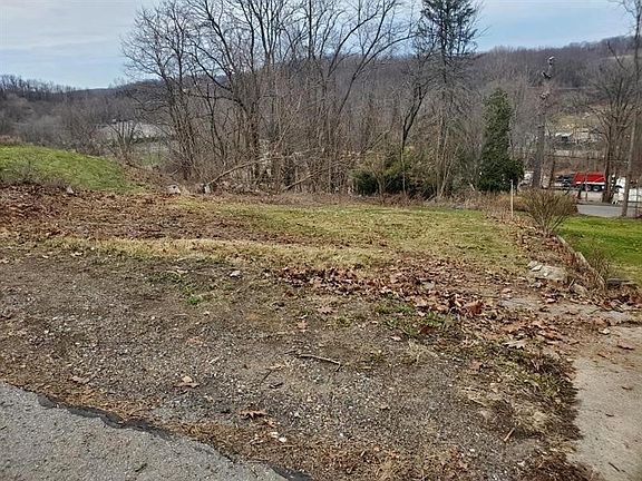 2nd image of 414 Blue Jay Dr