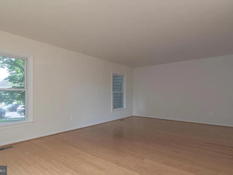 6120 Old Brentford Ct — Photo 25