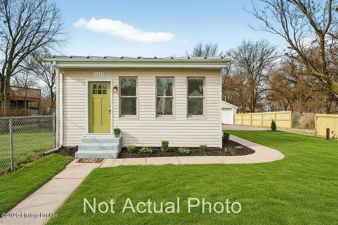 3 bed, 1.5 bath, 1120 sqft, $1,900 — Photo 2