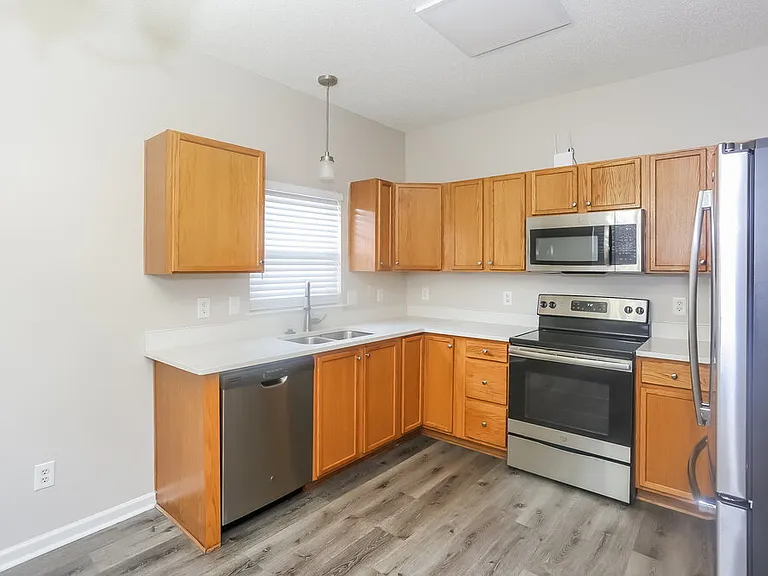 5821 Briggs Dr — Photo 5