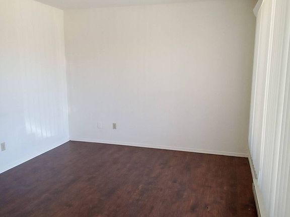 3rd image of 3056 N Truwood Dr #B