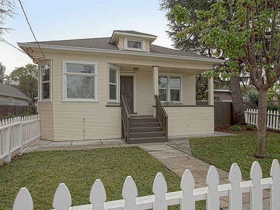 4th image of 154 Sunnyside Ave