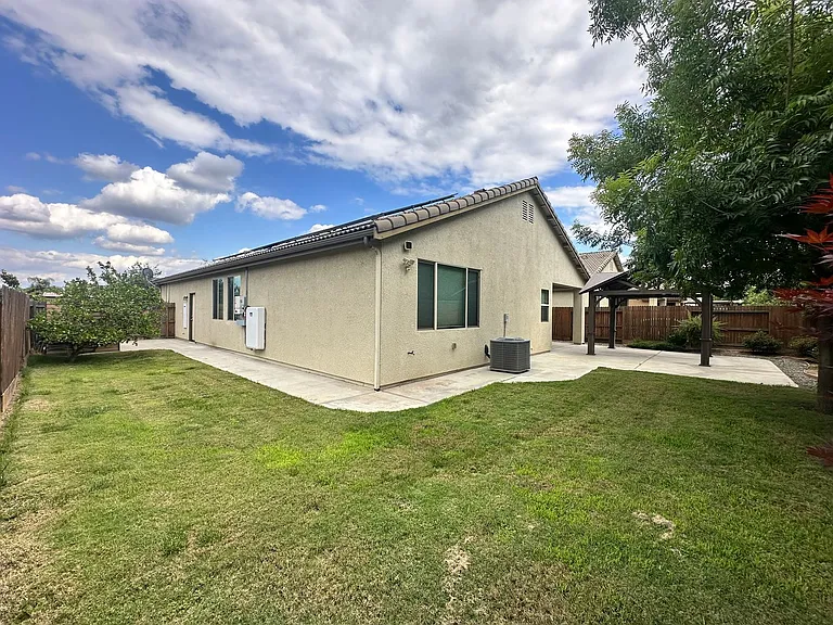 1725 N Silvervale St — Photo 6