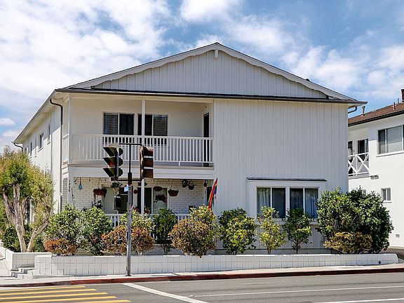 2nd image of 1256 Manhattan Beach Blvd #A