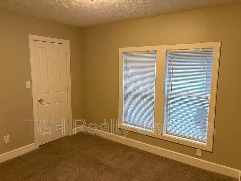2923 N Delaware St — Photo 16