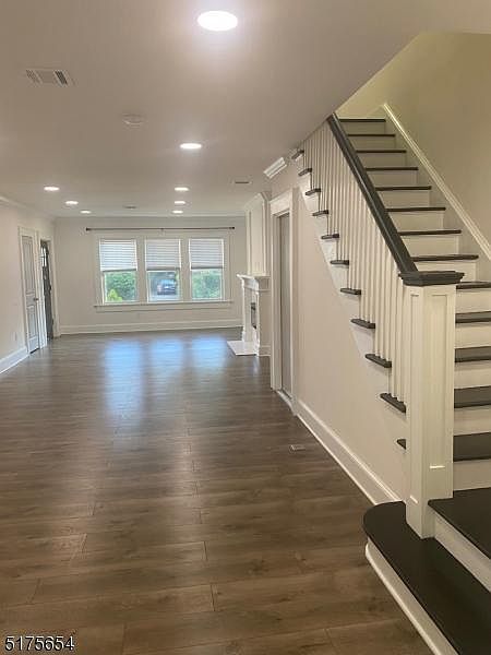 1st image of 49 Lawrence Ave #2