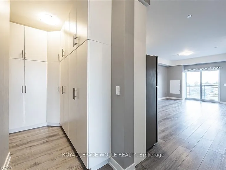 255 Northfield Dr E #302 — Photo 4