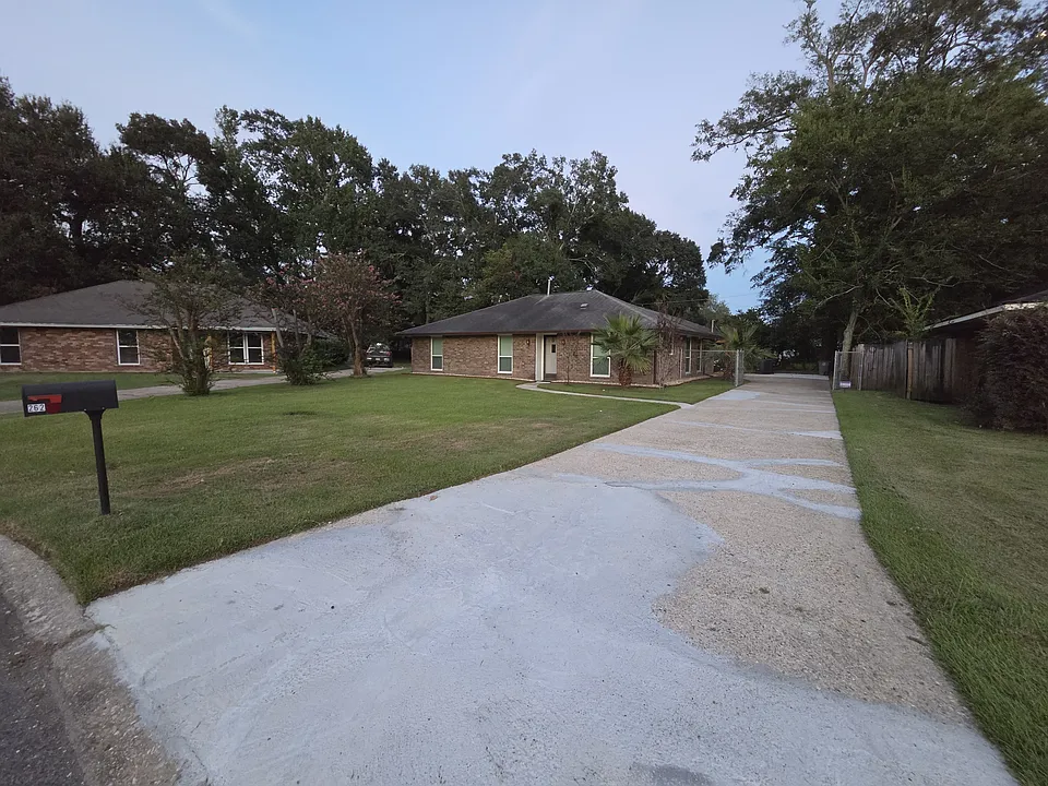 262 Halfway Tree Rd