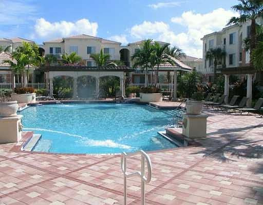 5th image of 10105 Myrtlewood Cir W