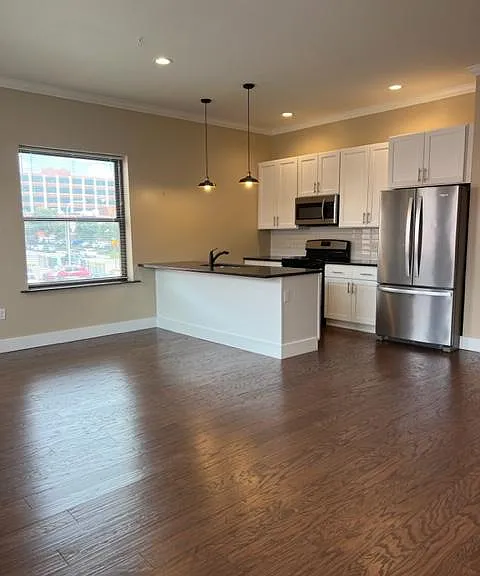 12 E Tupper St #1 — Photo 6
