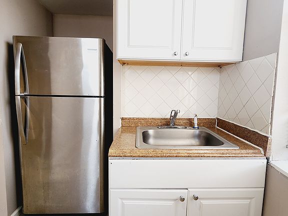 2nd image of 67 W 21st St #3