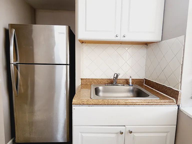 67 W 21st St #3 — Photo 2