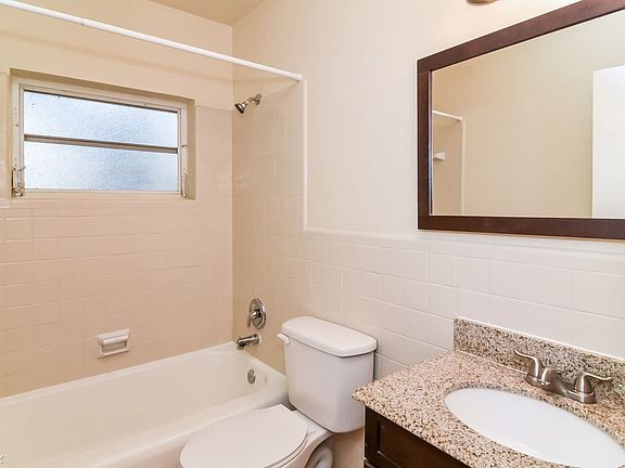 27605da4-c3b8-4b5c-b666-d311959215d4-w_1500-h_1000