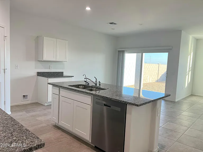 1575 E Lardner Dr — Photo 23