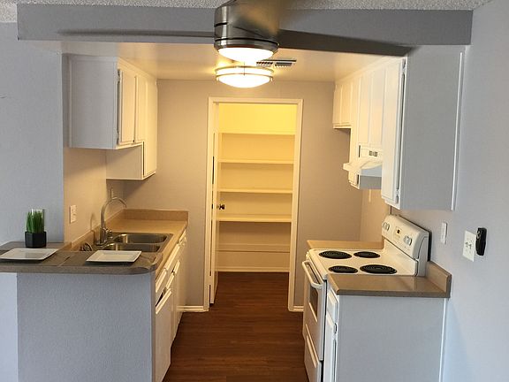 3rd image of 5807 Laurel Canyon Blvd APT 108