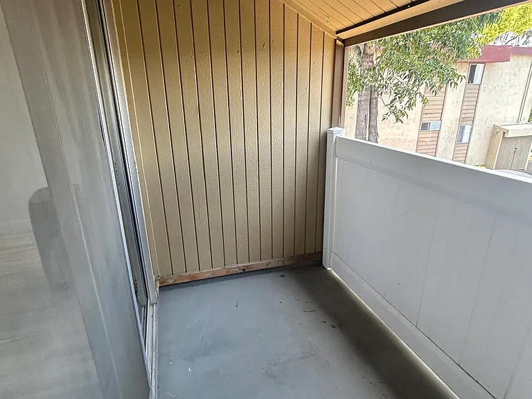 8022 Linda Vista Rd #2I — Photo 8