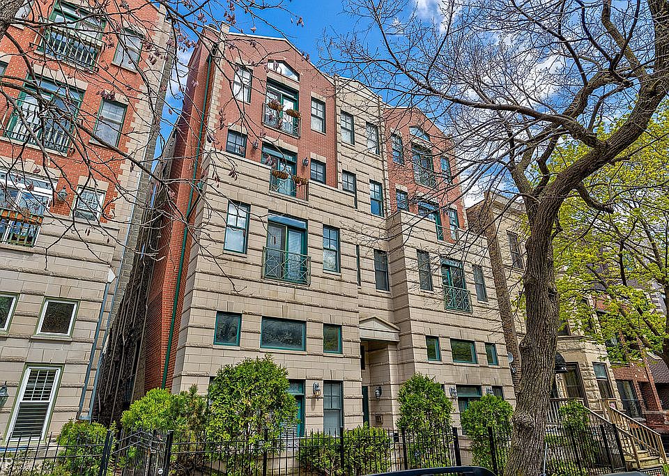 1st image of 854 W Buckingham Pl APT 2E