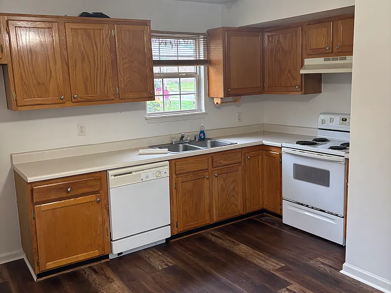 812 Ridgewood Dr #2 — Photo 7