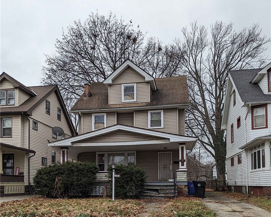 1st image of 738 Thornhill Dr