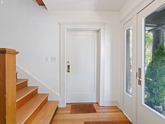 5th image of 2056 NW Overton St APT 1