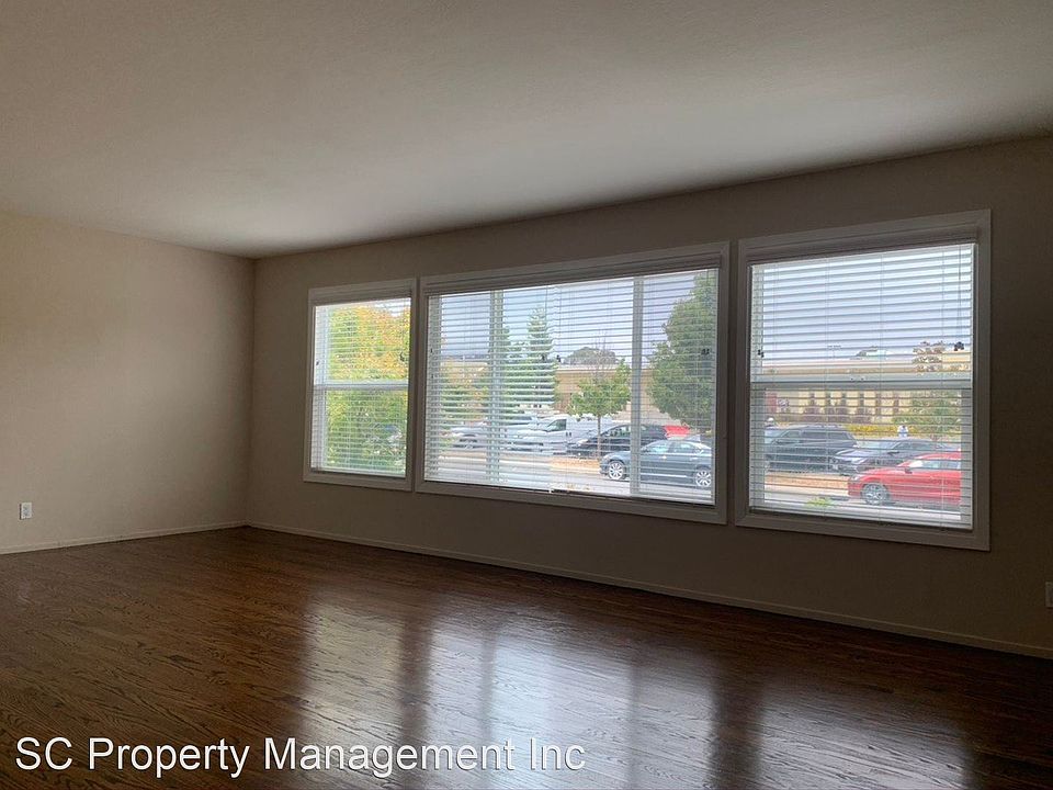 1st image of 1907 Murchison Dr APT 2