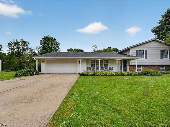 2nd image of 90 Meadowridge Dr