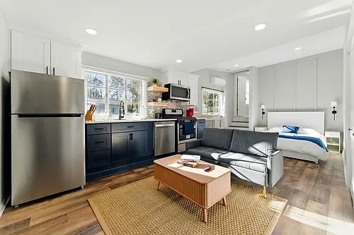 10 Cochran Rd SE #B Photo 1