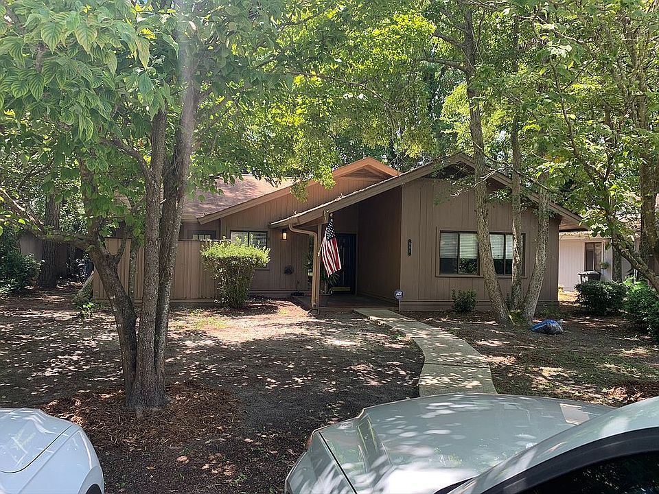 961 Cedarwood Circle 