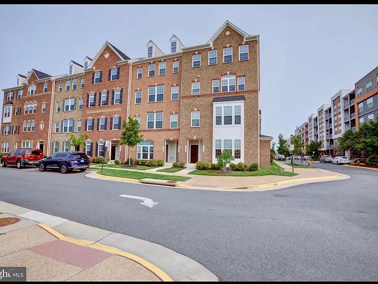 13728 Atlantis St #7L — Photo 11