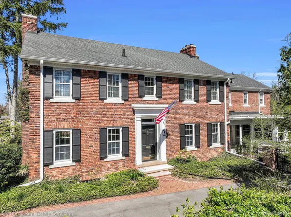 206 Merriweather Rd, Grosse Pointe, MI 48236