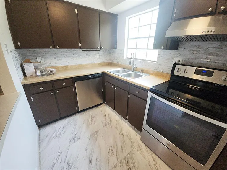 14422 Reuter Strasse Cir #112 — Photo 9