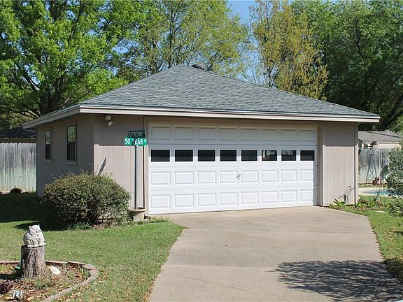 4th image of 6509 Allena Ln