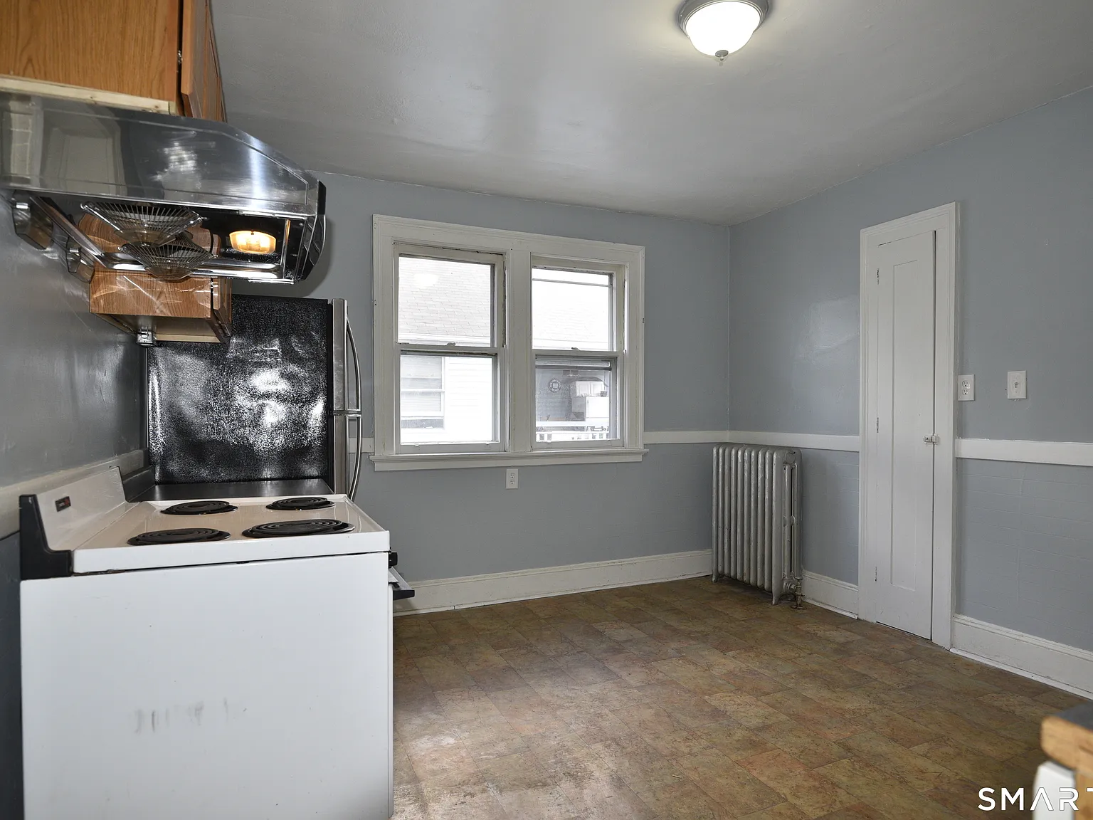 2 bed, 1.0 bath, 1300 sqft, $1,750 — Photo 2