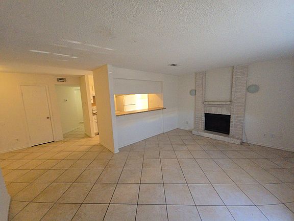 2nd image of 1307 Brenda Ln APT B