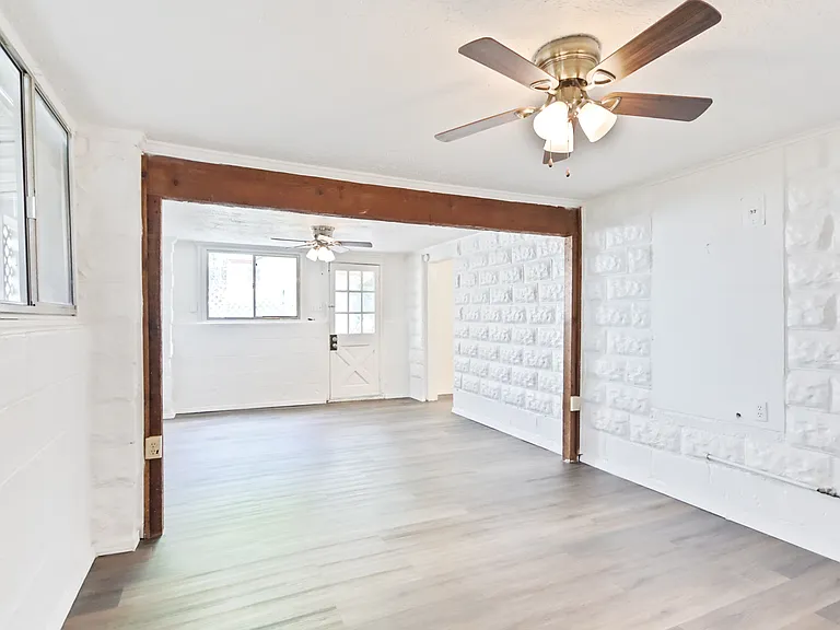 525 N McKinley Ave #1/2 — Photo 4