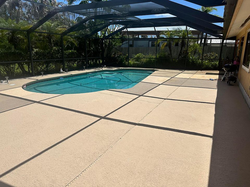 1st image of 931 NE Town Terrace