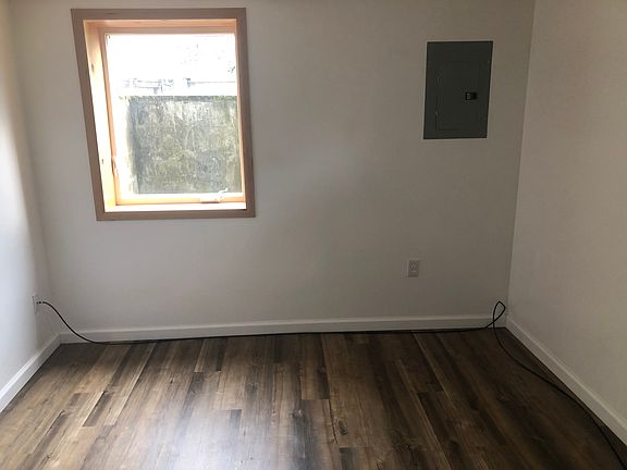4th image of 5505 SE 136th Ave APT B