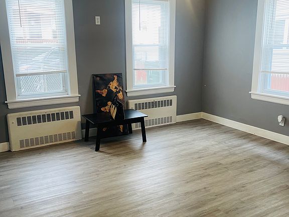 4th image of 11 Maynard St #1