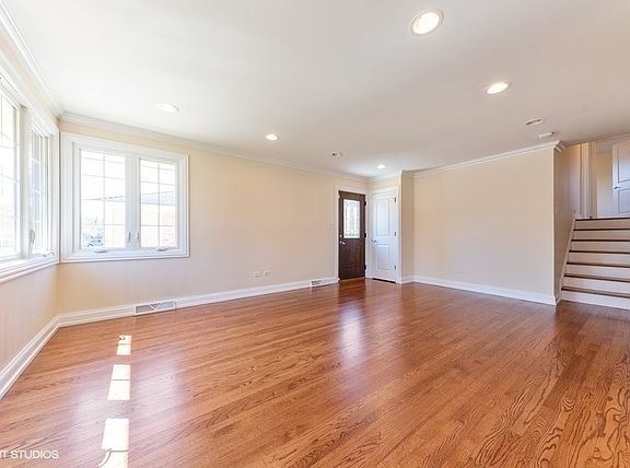 3rd image of 1108 S Douglas Ave