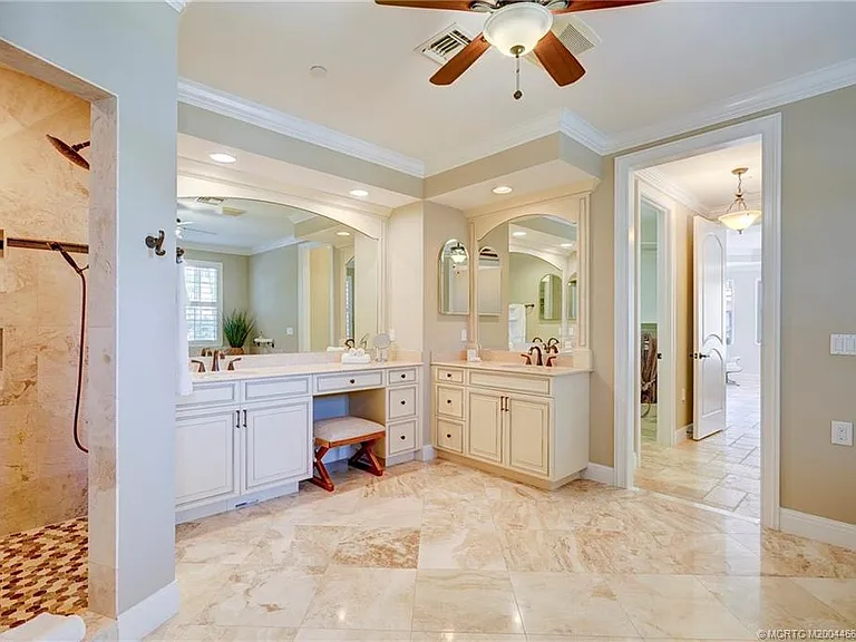 1528 NE Outrigger Landings Dr #208 — Photo 59
