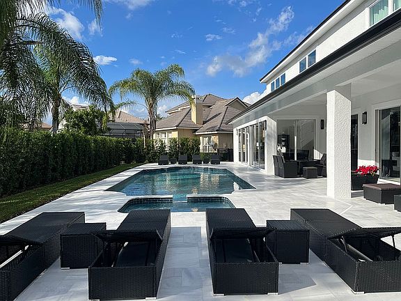 2nd image of 10507 Emerald Chase Dr