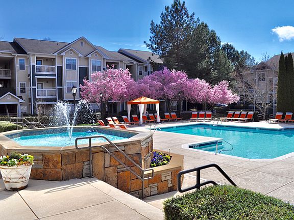 2nd image of 175 Carriage Club Dr APT 10-105