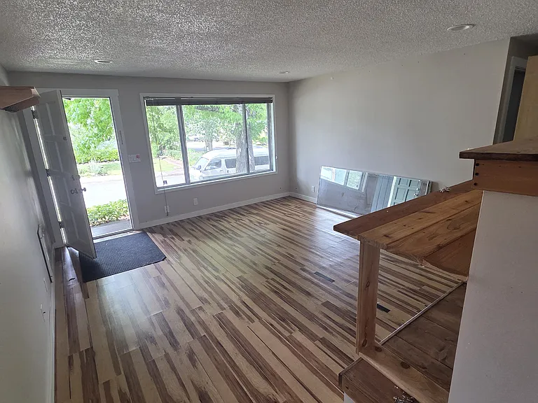 3935 Oak St — Photo 7