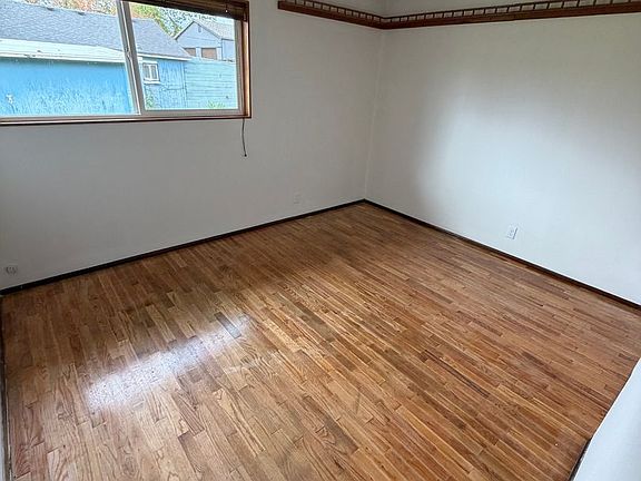 3rd image of 1135 Laurel Ave