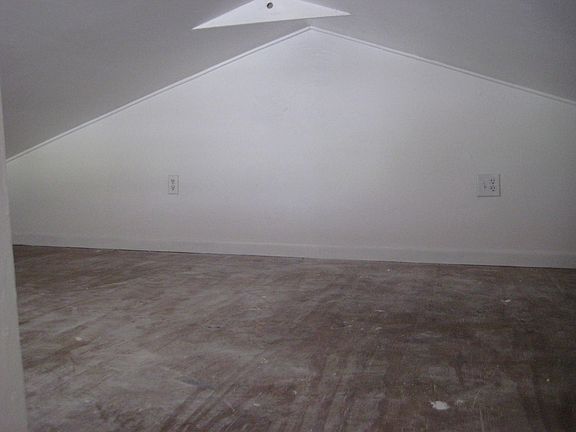 5th image of 1729 Moffett St APT 17
