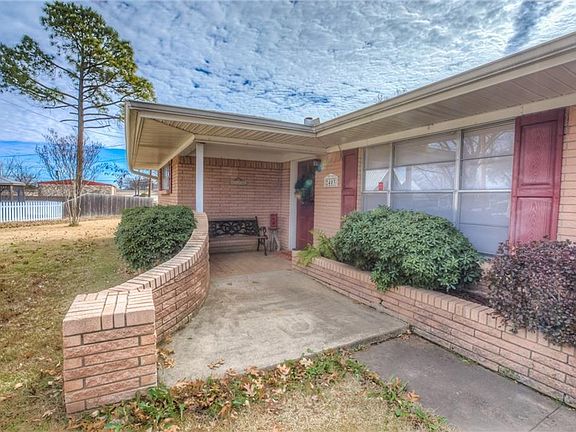4th image of 2403 Bowie Cir
