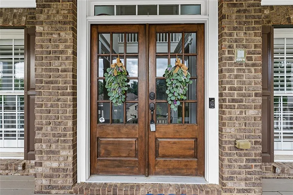 5 bed, 4.0 bath, 3170 sqft, $3,200 — Photo 3