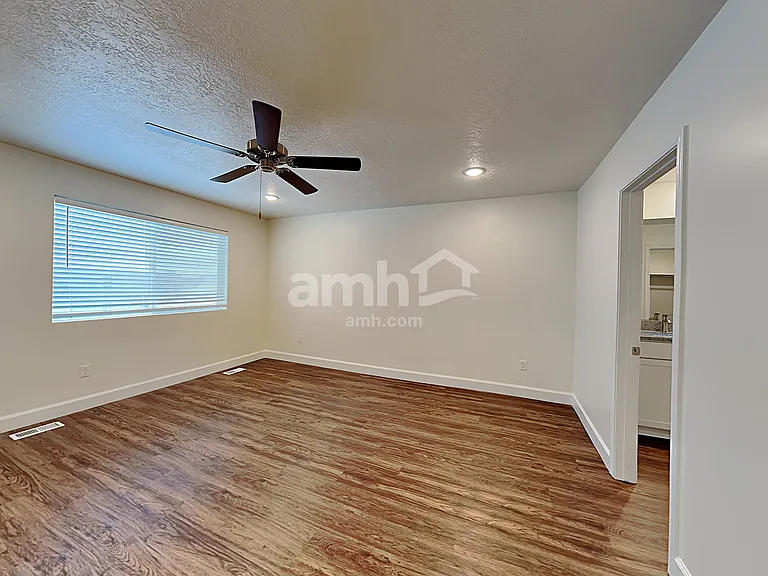 301 N Gibbons Ln — Photo 11