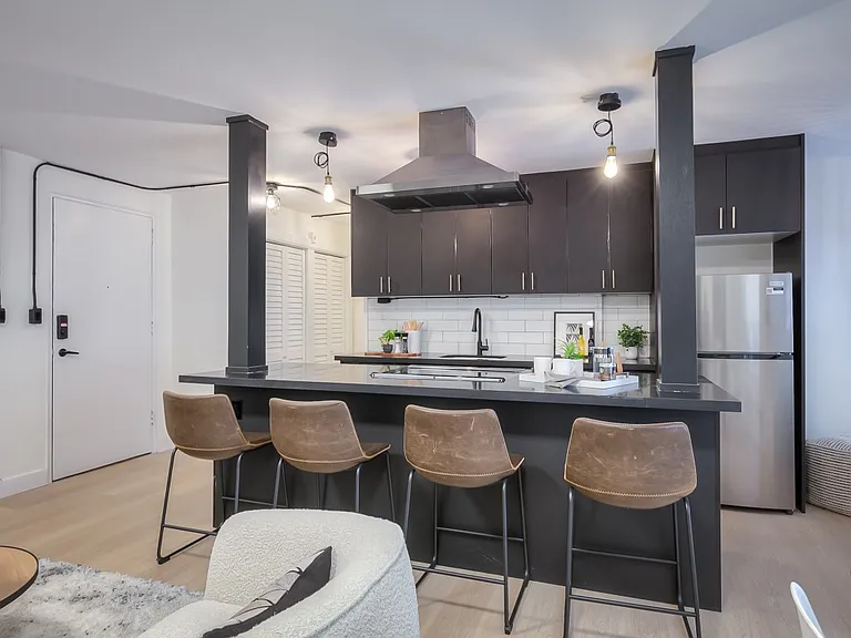 420 Eglinton Ave E #405 — Photo 8